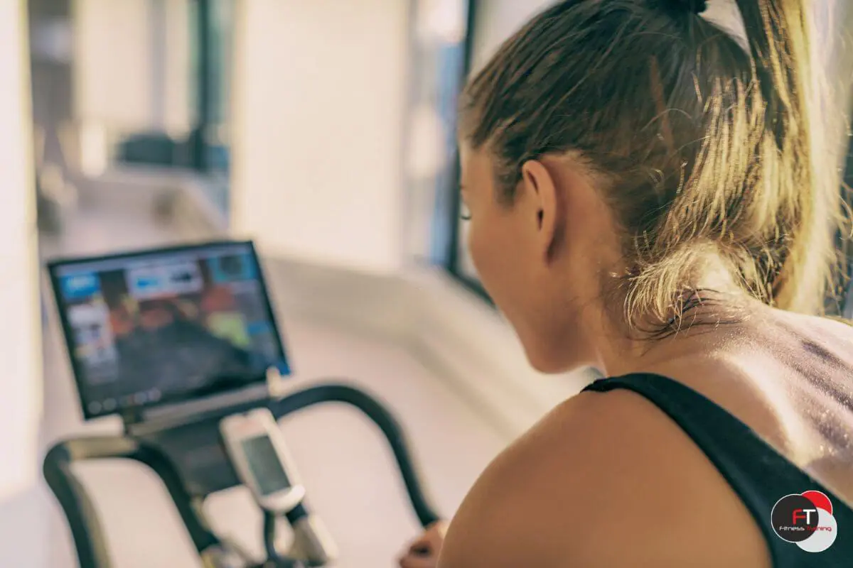 Spin Bike γυμναστηριο - fitnesstraining Spin Bike γυμναστηριο - fitnesstraining